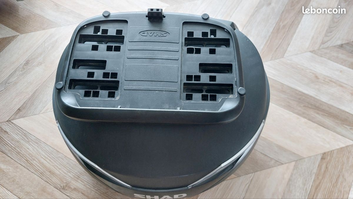 Top case (image 1)