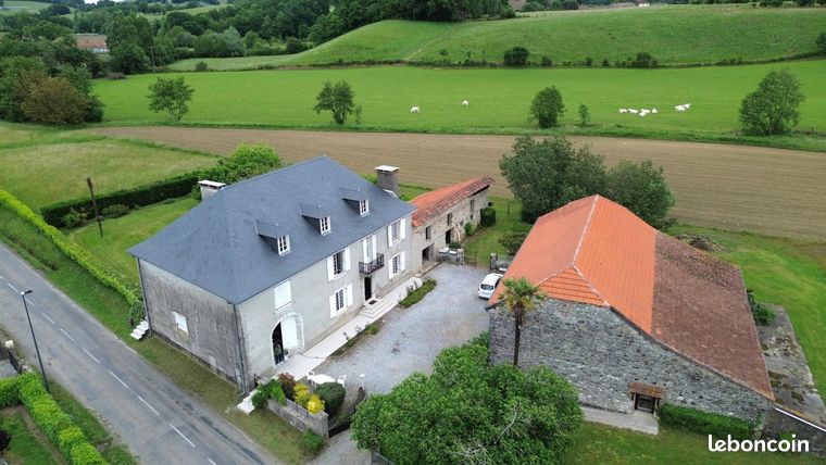 Ferme 10 pièces 280 m²