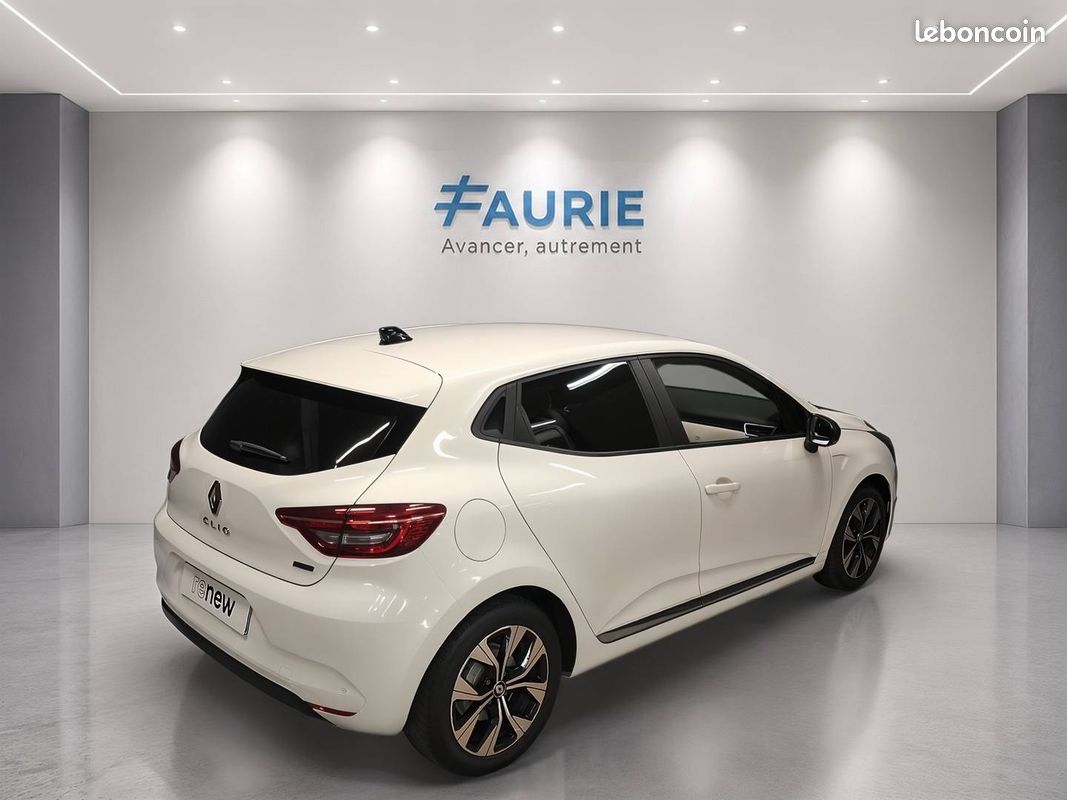 RENAULT Clio E-Tech full hybrid 145 Evolution (image 5)