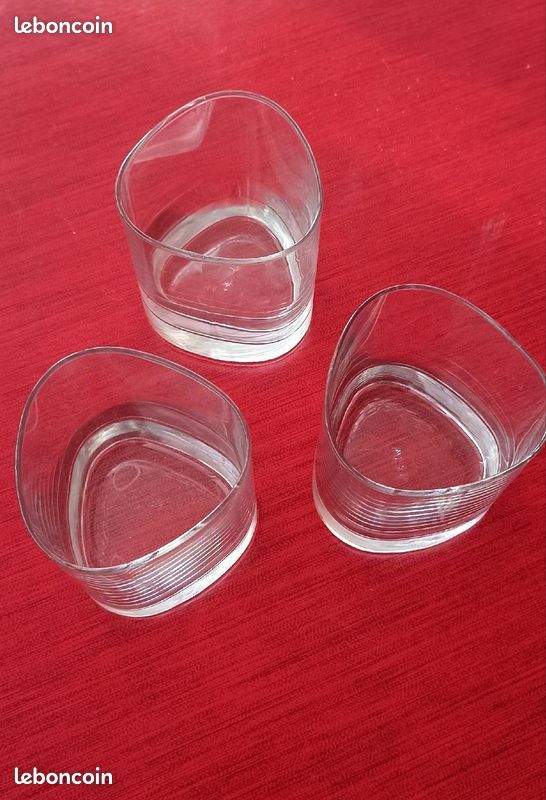 Lot de 3 verres à whisky de forme bizarre (image 1)