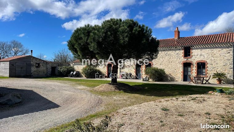 Propriété 8 pièces 180 m²