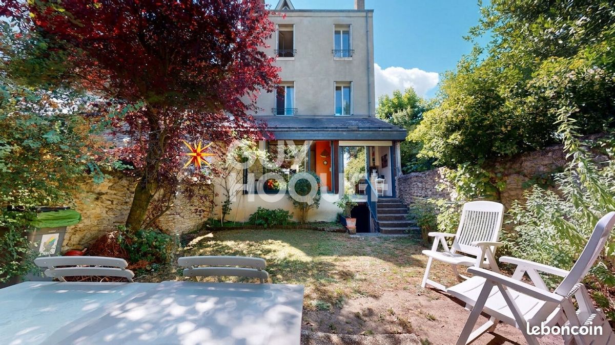 Maison 10 pièces 208 m² · à Tours · 208 m² · 825 550 €