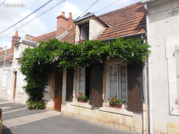 Location charmante petite maison de ville meublée