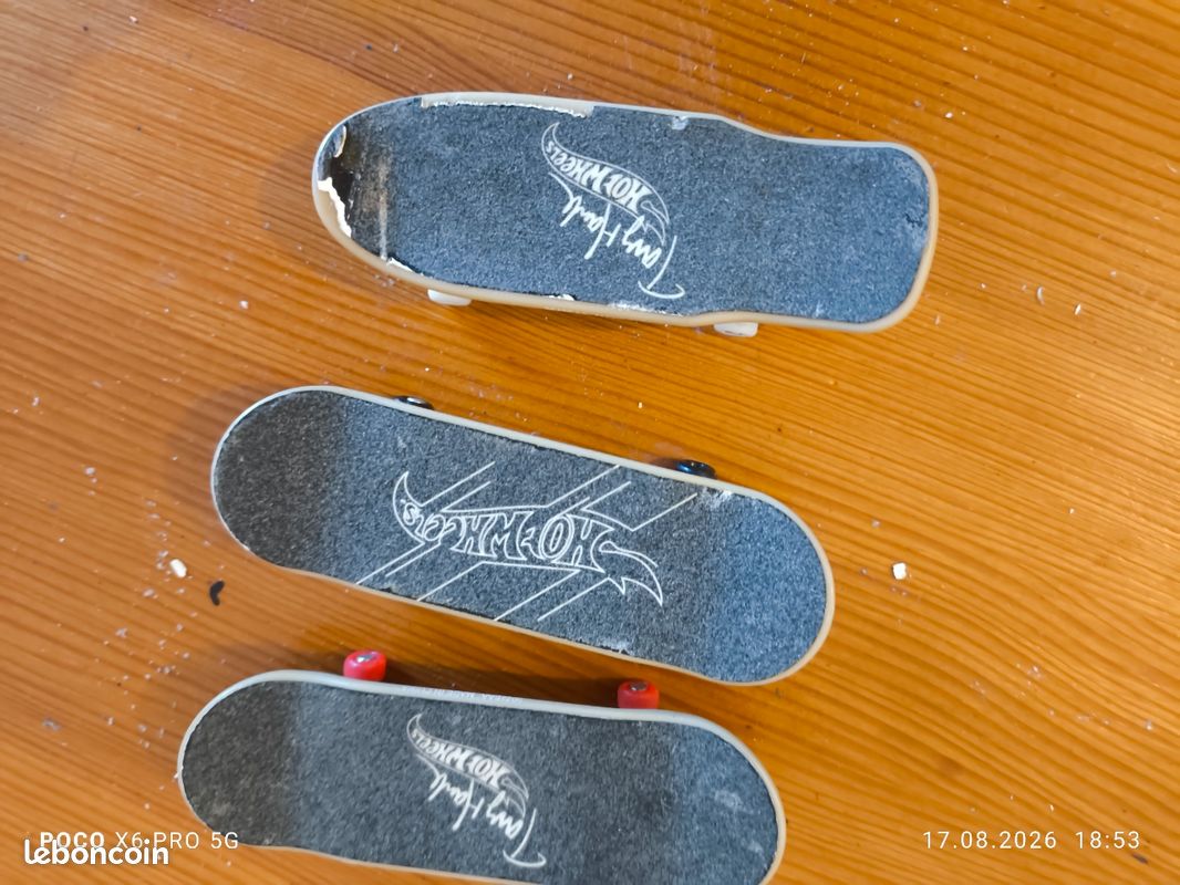 Collection de planches à roulettes
collecte de planches à roulettes (image 3)