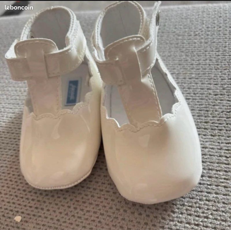 Chaussure bébé fille taille 19 Jacadi Chaussures