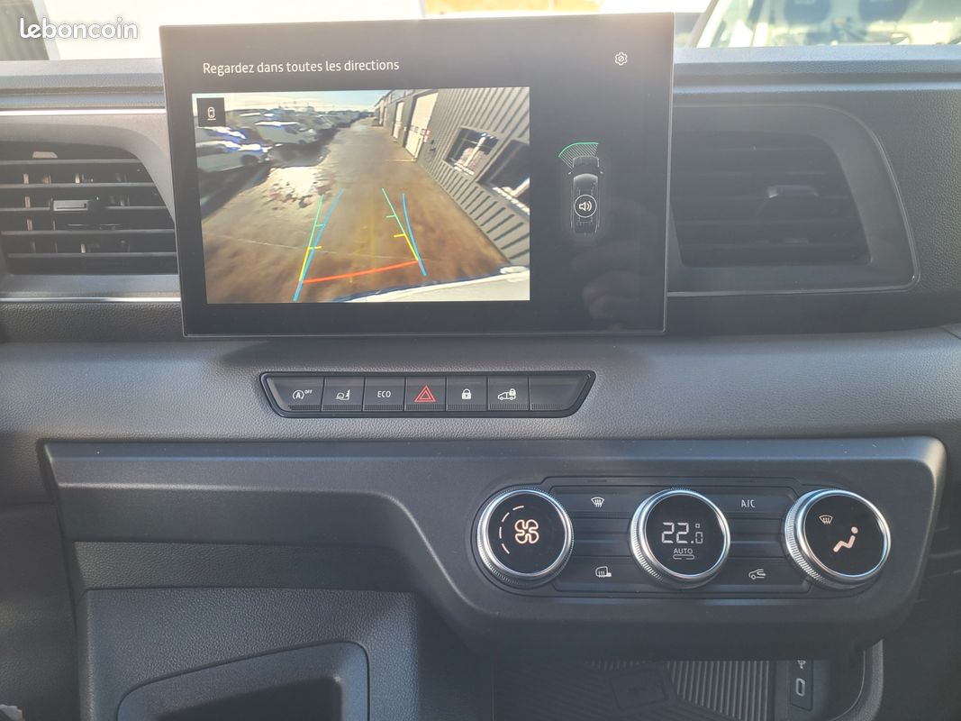 RENAULT MASTER IV 3T5 L3H2 FOURGON 2.0 Blue DCI 170 AUTO EXTRA 03 PLACES NEUF avec BOITE AUTO + CAMÉRA RECUL + CLIM AUTO + RADARS AVANT-ARRIERE-LATÉRAUX + PNEUS TOUS TEMPS ( Prix de Vente 34 990 HT ) (image 4)