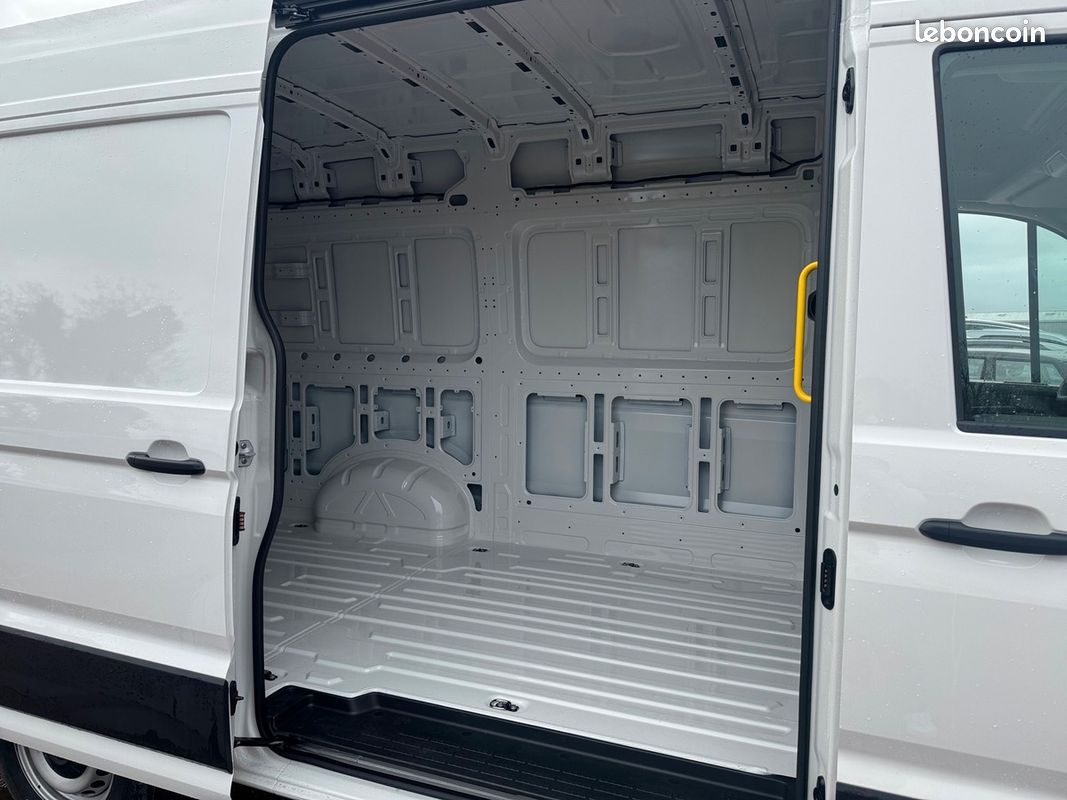 Volkswagen Crafter L3H3 2.0 TDI 140CV DSG (image 16)