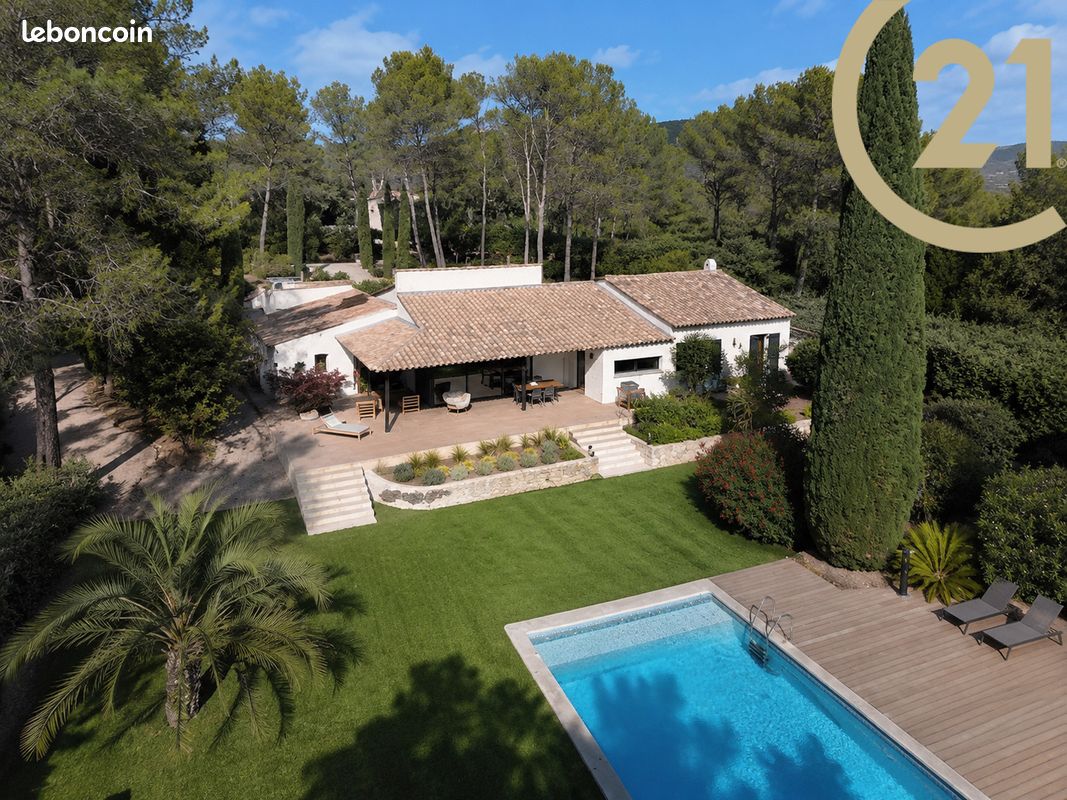 Maison 6 pièces 200 m² · à Puget-sur-Argens · 200 m² · 1 350 000 €
