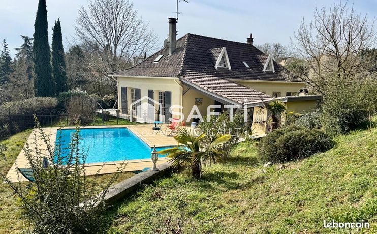 Propriété 5 pièces 175 m²