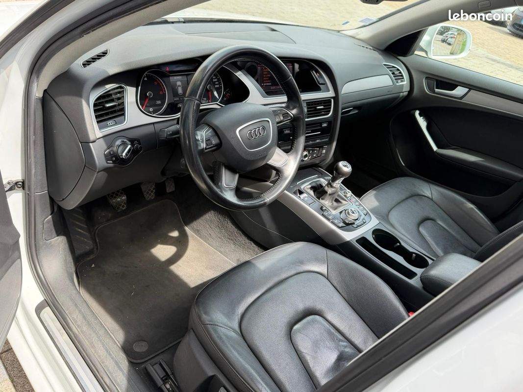 AUDI A4 AVANT 2.0 TDI 136 Ambiente - TOIT OUVRANT - RADAR AR (image 14)