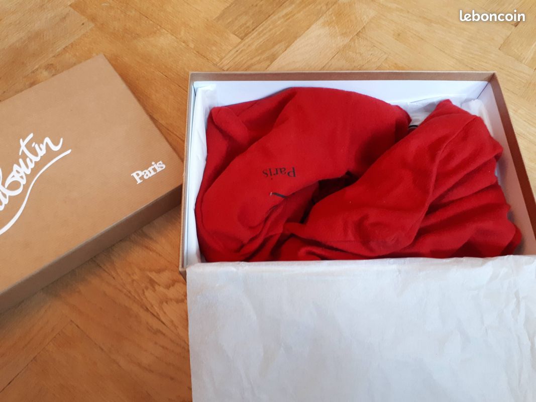 Très beaux escarpins Louboutin, très bon état (image 9)