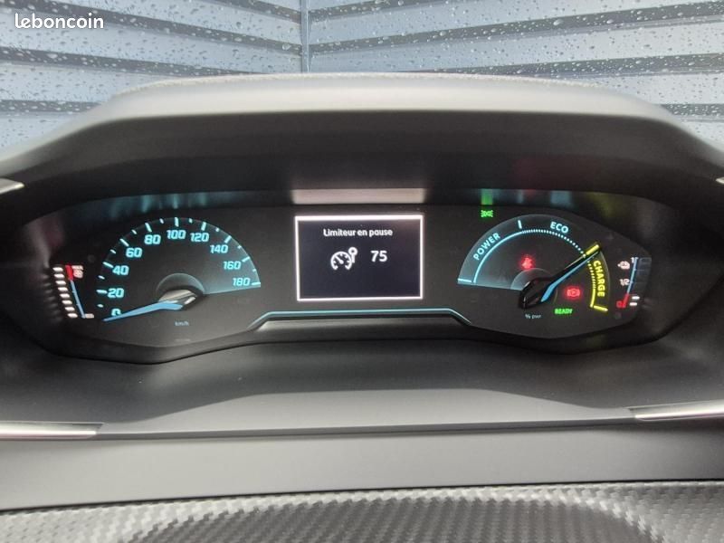Peugeot 208 e-208 136ch Style (image 25)