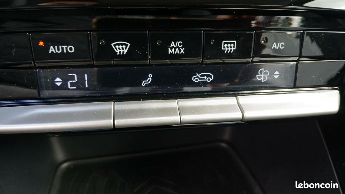 CITROEN C3 Turbo 100 ch Manuelle Max (image 17)