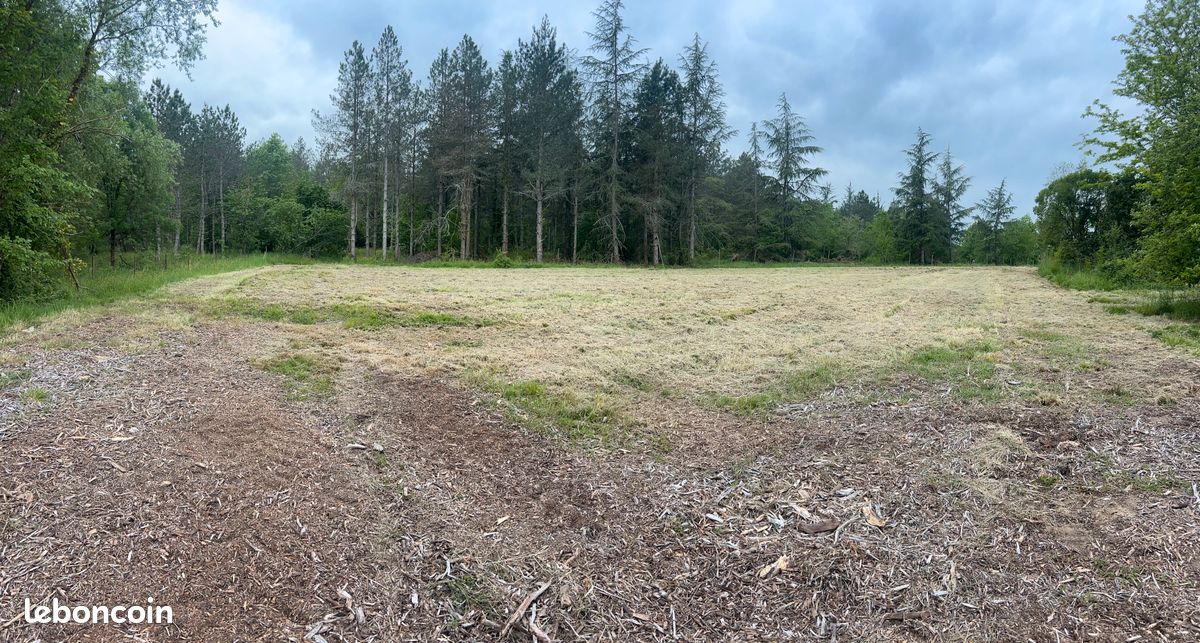 Terrain 2000m2 · à Vacquiers · 98 700 €