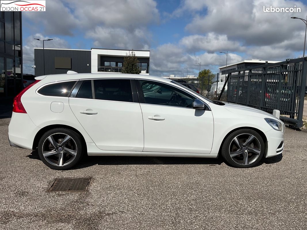 VOLVO V60 T5 240 ch R-design Powershift A (image 8)