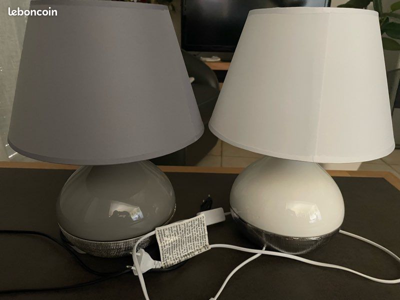 2 lampes une pieds blanc l’aitre pieds gris neuves (image 1)