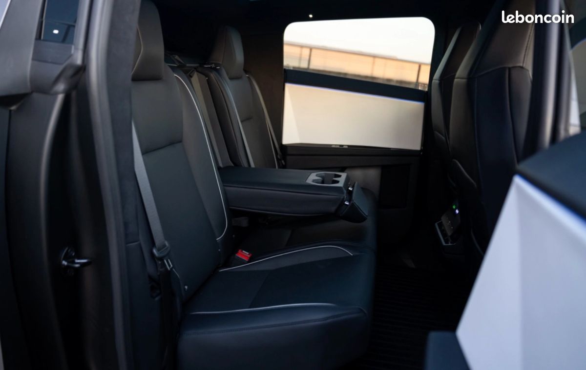 TESLA CYBERTRUCK AWD Foundation Series – 600 CH – 28.600 km – 2024 (image 14)