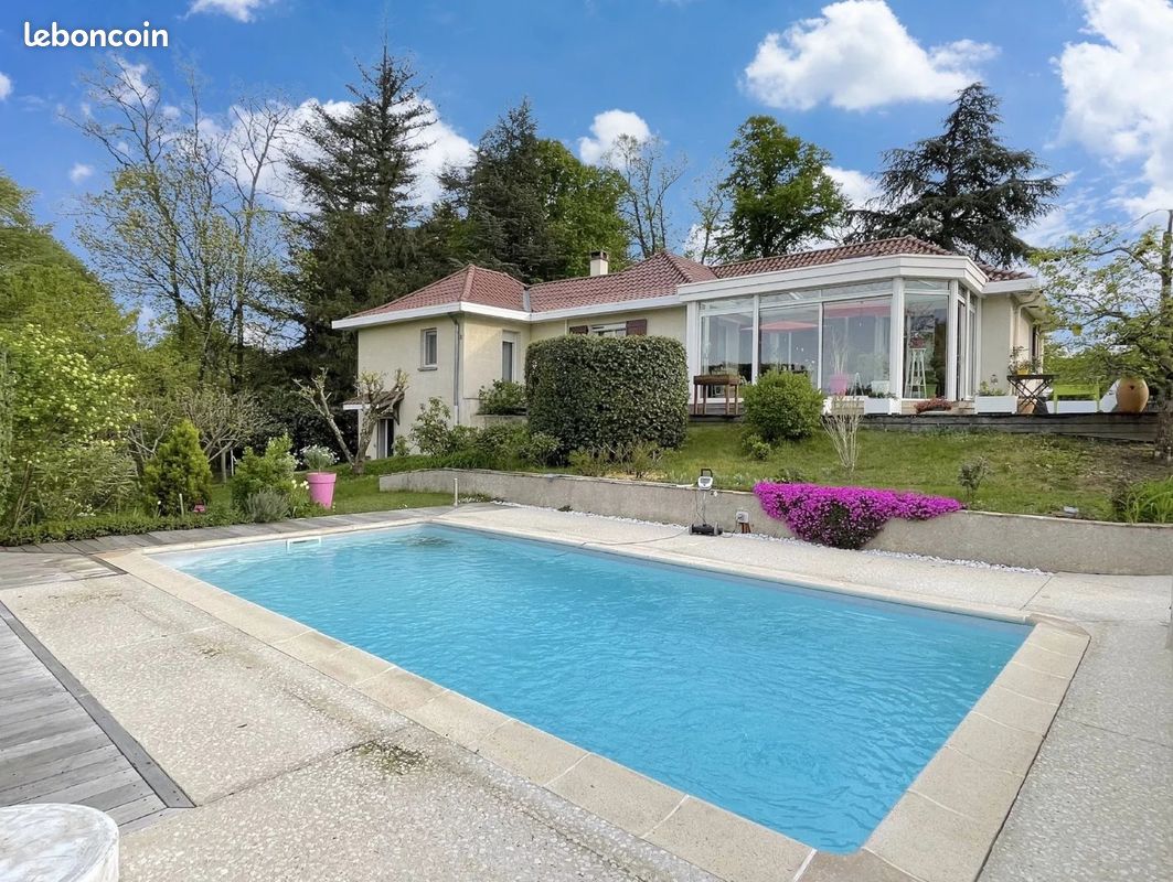 Maison 5 pièces 144 m² · à Charbonnières-les-Bains · 144 m² · 699 000 €