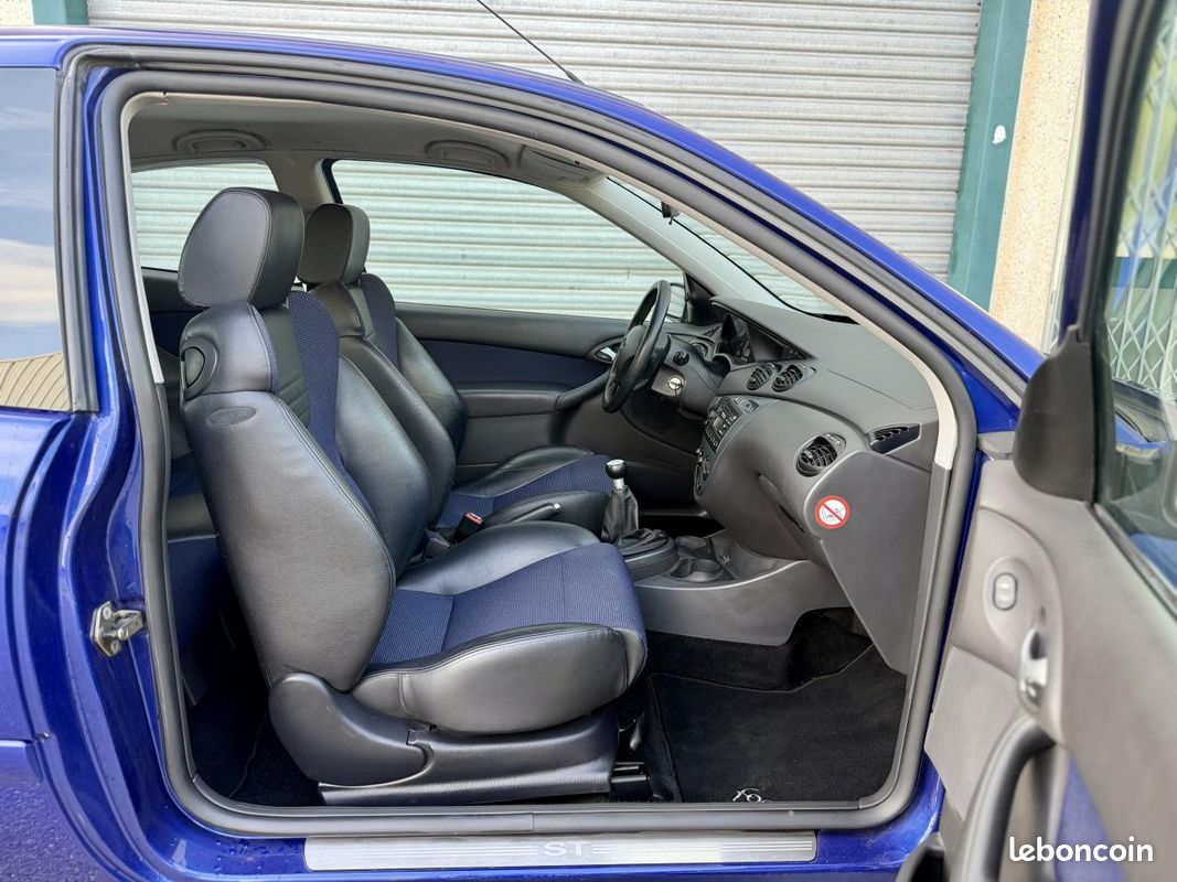 FORD FOCUS ST Coupé 2.0 173Ch - Première main (image 19)