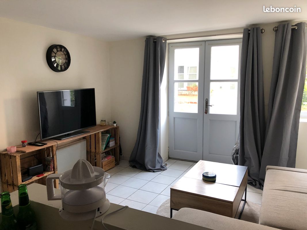 Local commercial 11 pièces 155 m² · à La Riche · 155 m² · 510 000 €