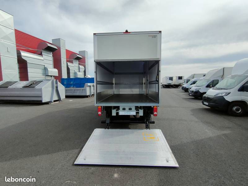 Mercedes Sprinter CHASSIS CABINE 20M3 FOURGON HAYON 3.5 T (image 7)