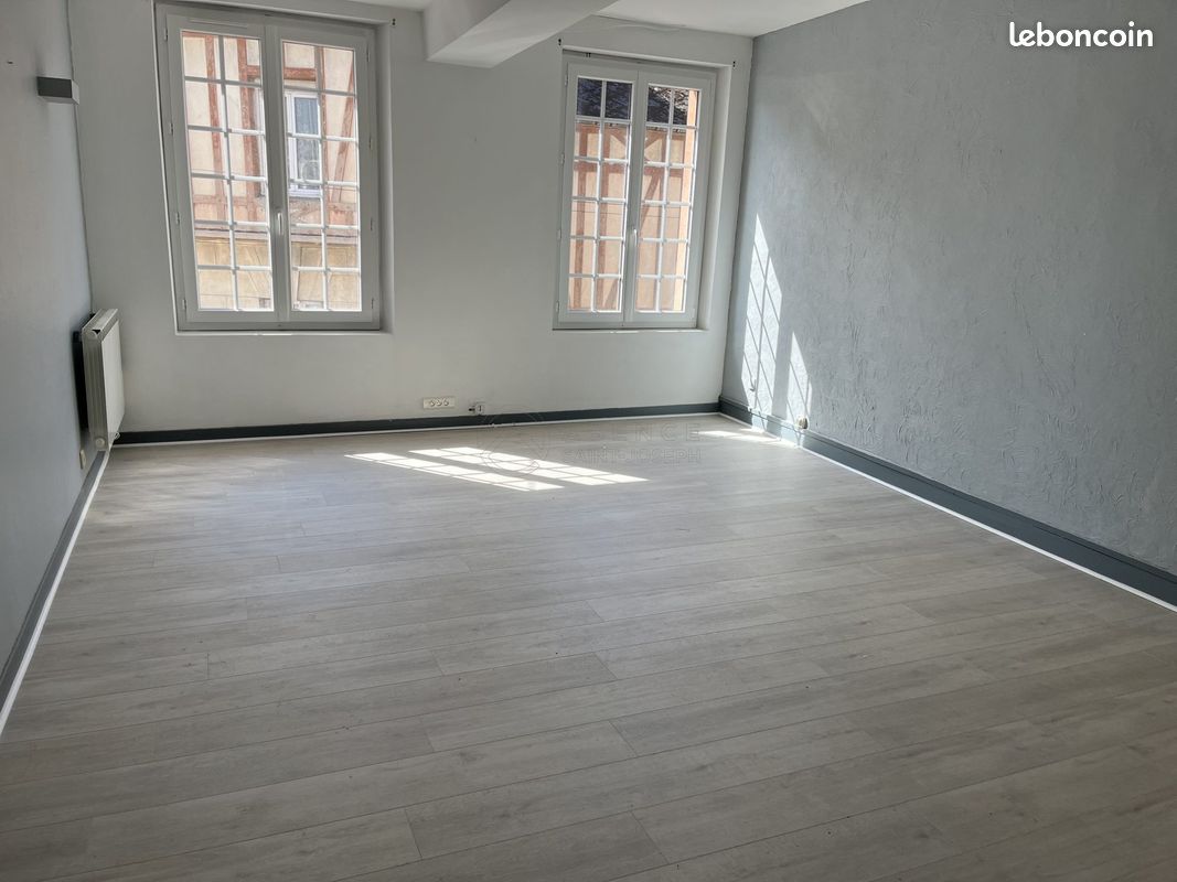 Appartement 4 pièces 101 m² · à Doudeville · 101 m² · 670 €/mois