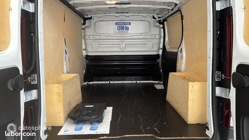 Renault Trafic Véhicule utilitaire ou Société L1H1 2T8 2.0 Blue dCi 130ch Confort E6E (image 9)