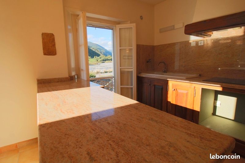 Propriété 5 pièces 158 m² (image 3)