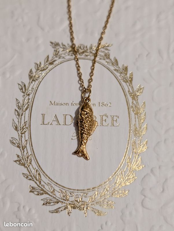 Pendentif Ancien En Forme De Poisson Plaqué Or - Chaîne Incluse 56 Cm - Bijou Vintage D'occasion