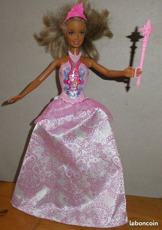 Barbie tenue de fée rose avec baguette - Jeux & Jouets