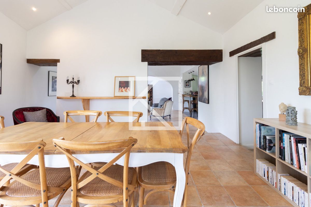 Propriété 9 pièces 307 m² (image 9)