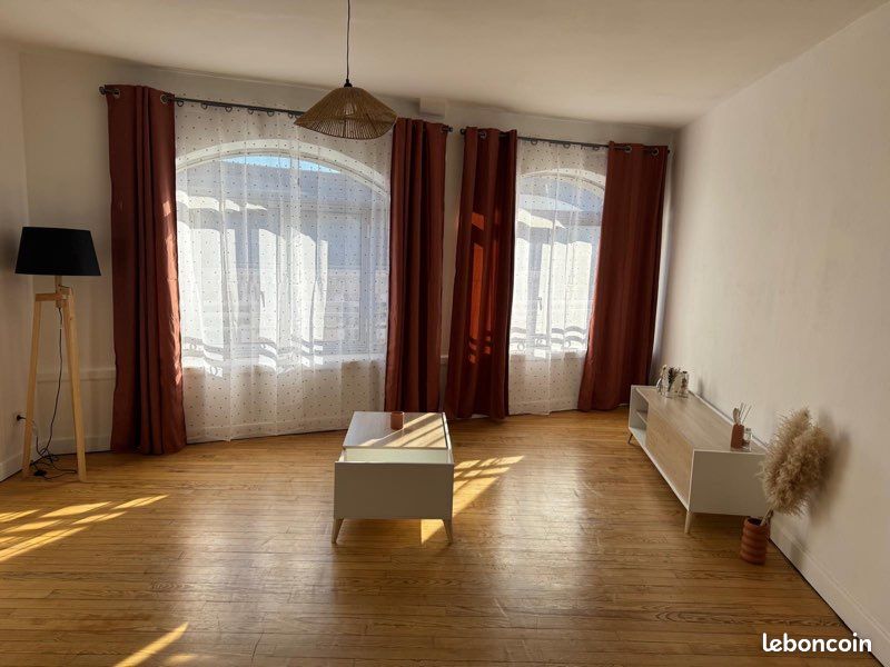Appartement 3 pièces 82 m² · à Laragne-Montéglin · 82 m² · 700 €