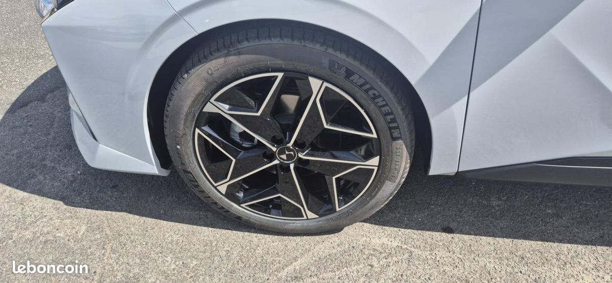DS N°4 Hybride 145 e-DCT6 Etoile - Alcantara (image 13)