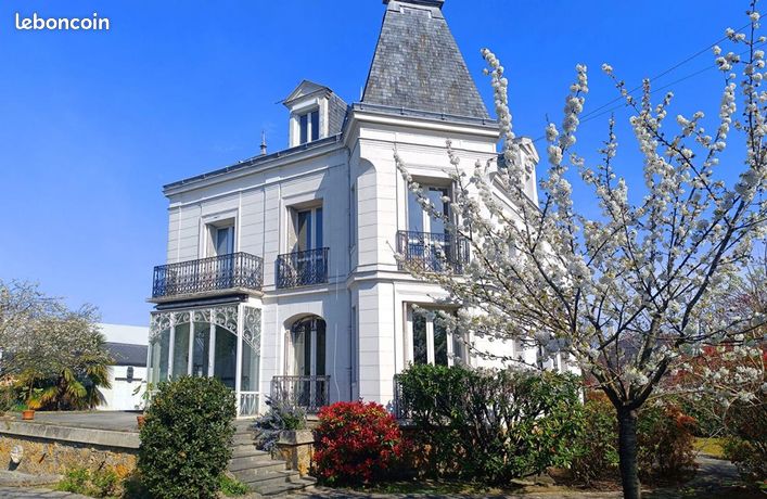 Maison 10 pièces 299 m²