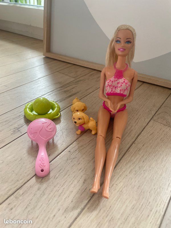 Barbie et sa piscine - Multicolore