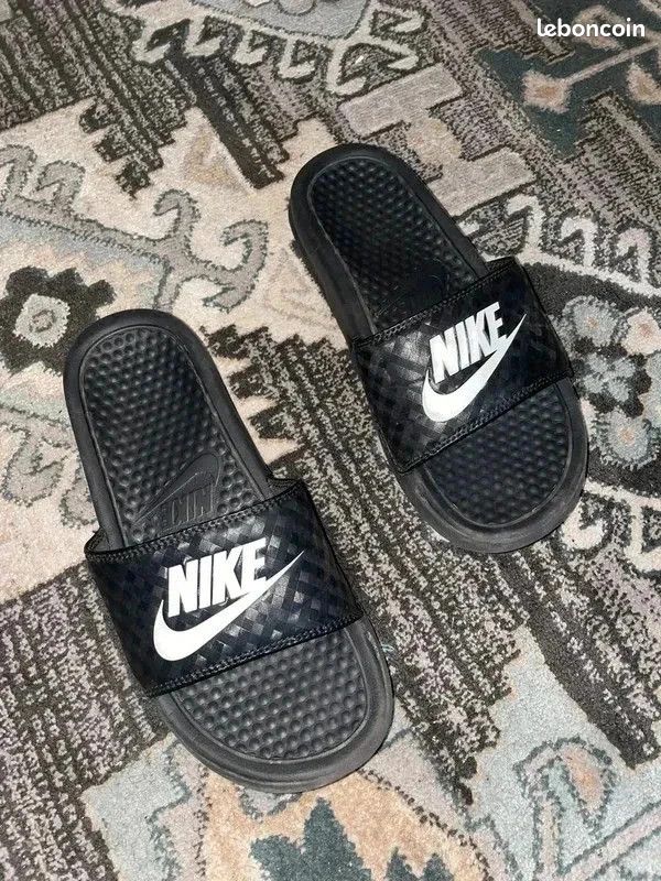 Claquette Nike Benassi JD Noir Blanc Chaussures