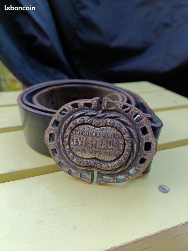 Ceinture En Cuir Levi's Vintage - Taille 58/90 Cm - Marron - Fabriquée En Italie - Occasion