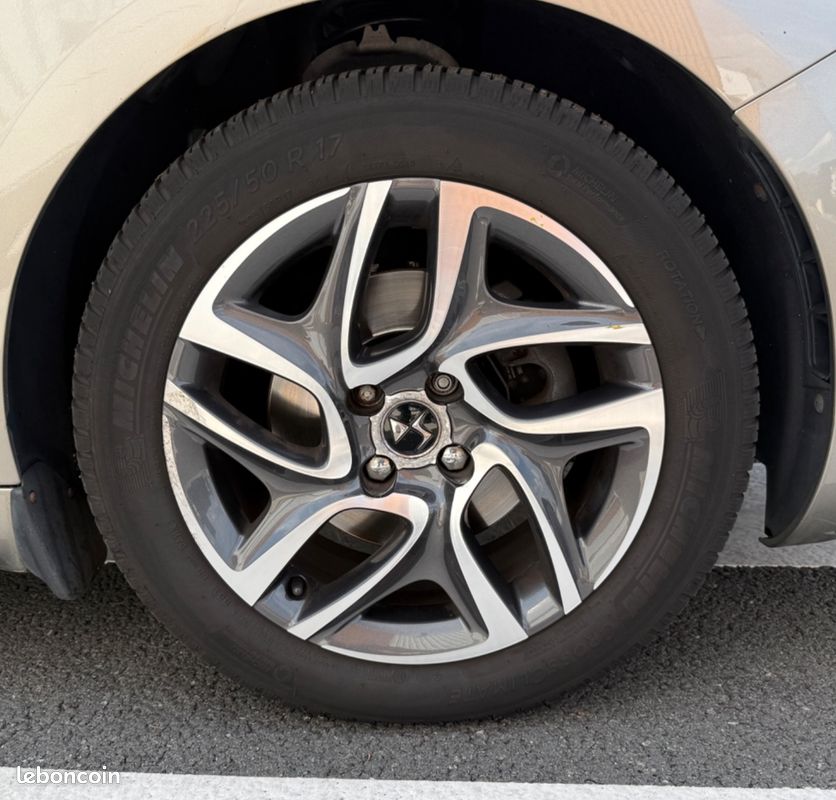 DS DS 5 1.6 THP 155CV SOCHIC BVA - MOTEUR A CHAINE - TOIT PANORAMIQUe (image 20)