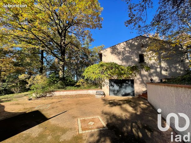 Propriété 7 pièces 192 m²