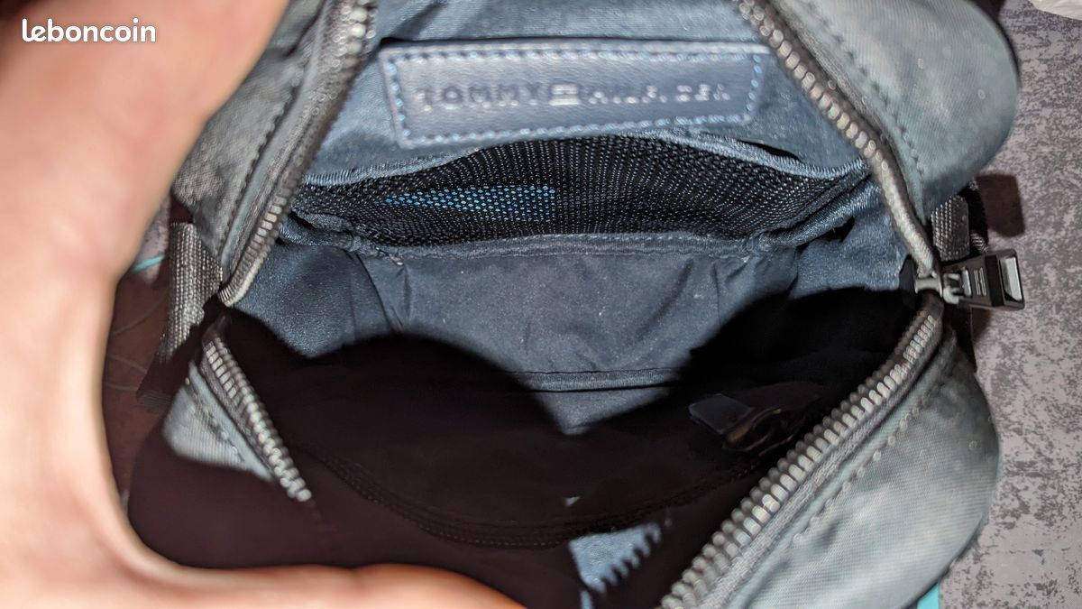 Sac Bandoulière (sacoche) Tommy Hilfiger Black (noir) Homme (image 3)
