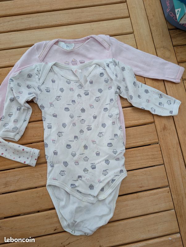 Lot 4 bodys manches longues 9 mois (image 2)