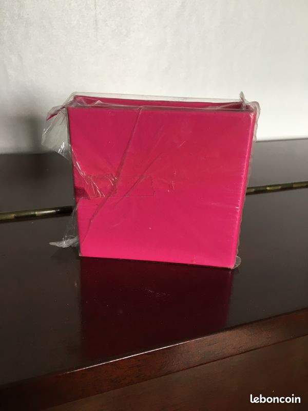 Petit carnet avec crayon - N'hésitez pas à visiter mon profil, je vends plein d'autres articles qui pourraient vous intéresser. Envoi rapide et soigné😊 (image 3)
