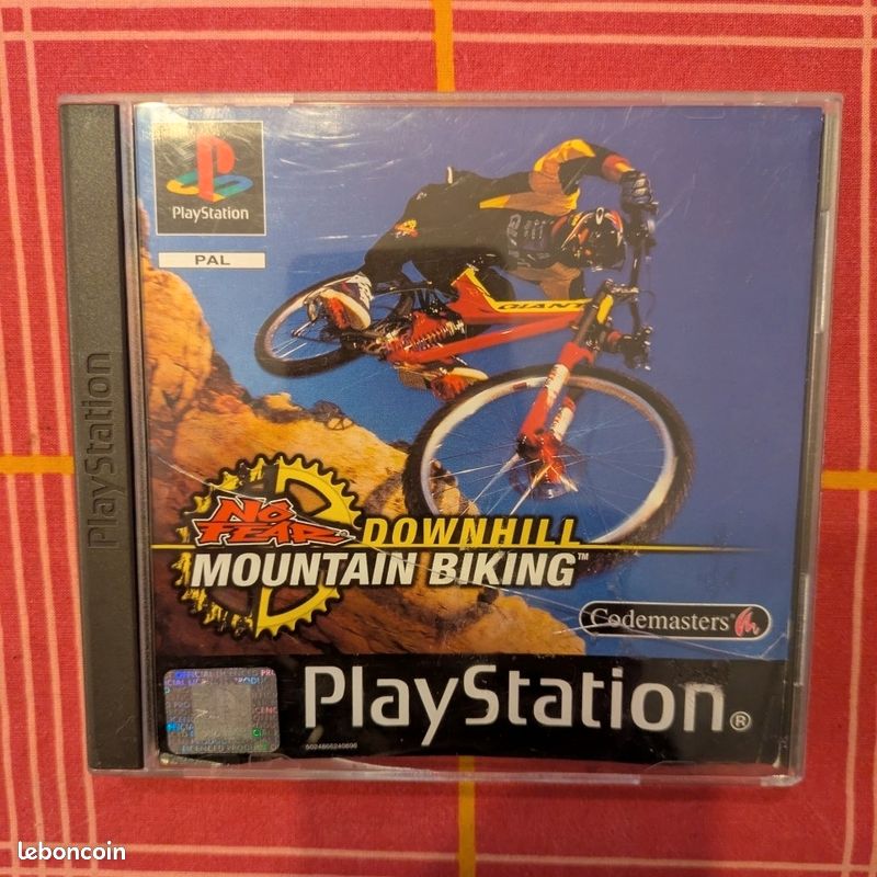 Sony PS1 – No Fear Downhill Mountain Biking – Boîtier Cassé – Bon état Disque