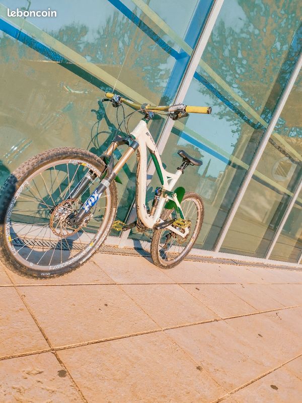 Specialized enduro (image 1)