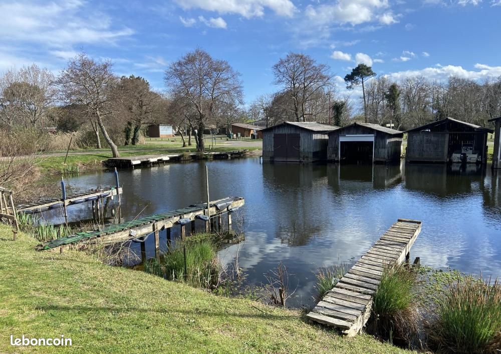 Terrain à bâtir de 301 m² à GASTES (40) · 91 000 €