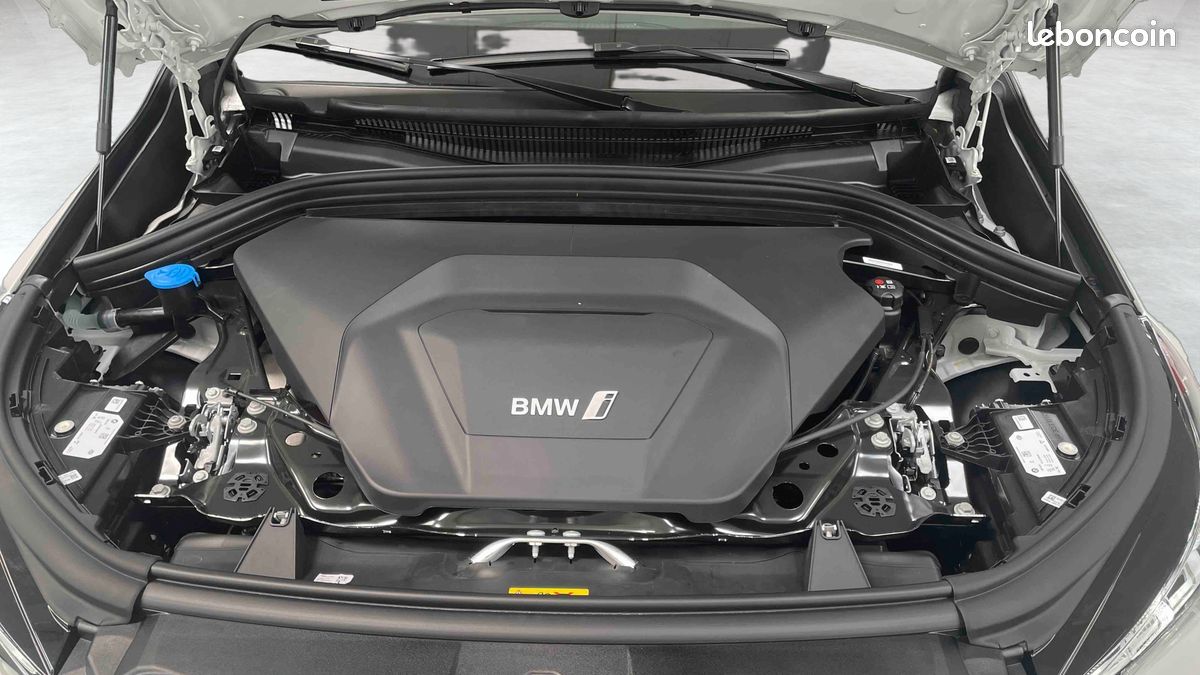 BMW iX1 eDrive20 Pure Edition xLine (image 20)