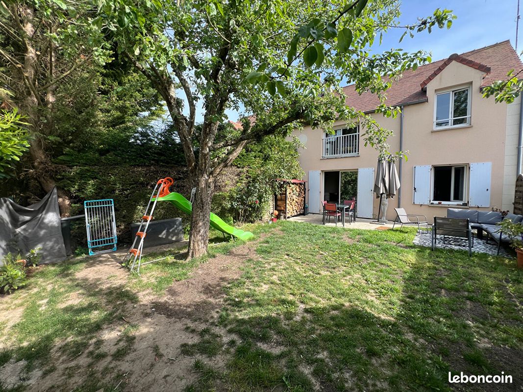 Maison 4 pièces 104 m² · à Montfort-l'Amaury · 104 m² · 409 000 €