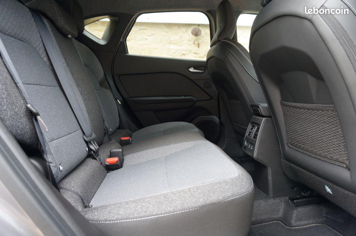 Nouveau Renault CAPTUR - 1.3TCE 160 EDC - TECHNO - NEUF 0KM 2025 (image 6)