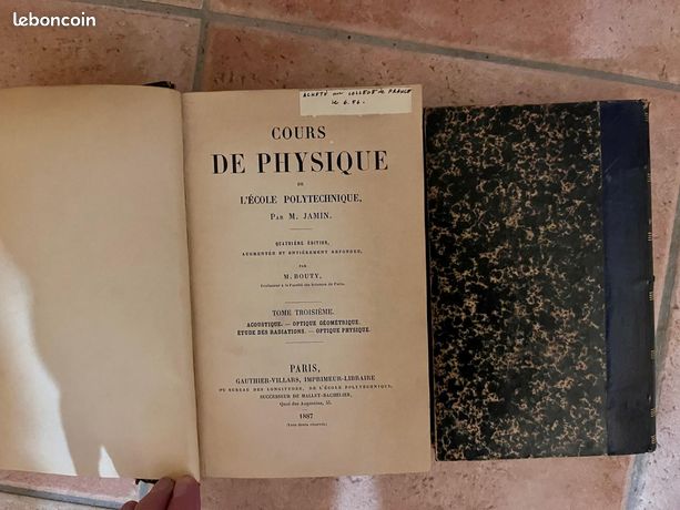 Livre : L'évolution des idées en astronomie et en physique : de Pythagore à Isaac Newton écrit