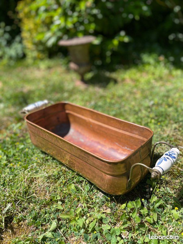 Ancienne jardinière en cuivre martelé (image 1)